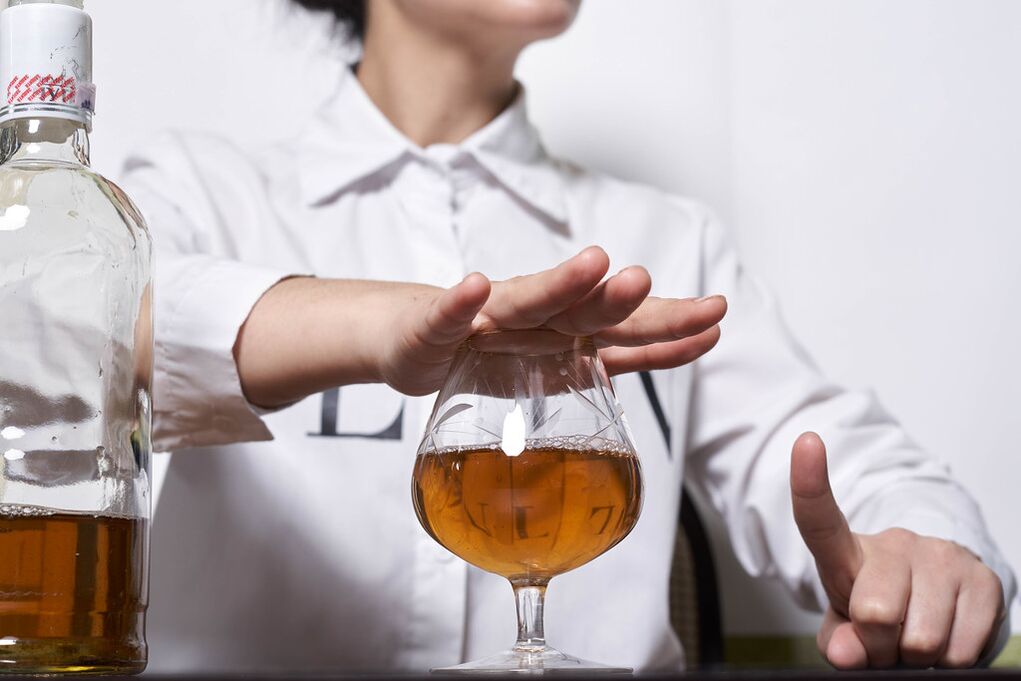 Wéini kënnt Dir Alkohol drénken a wéini sollt Dir ophalen drénken