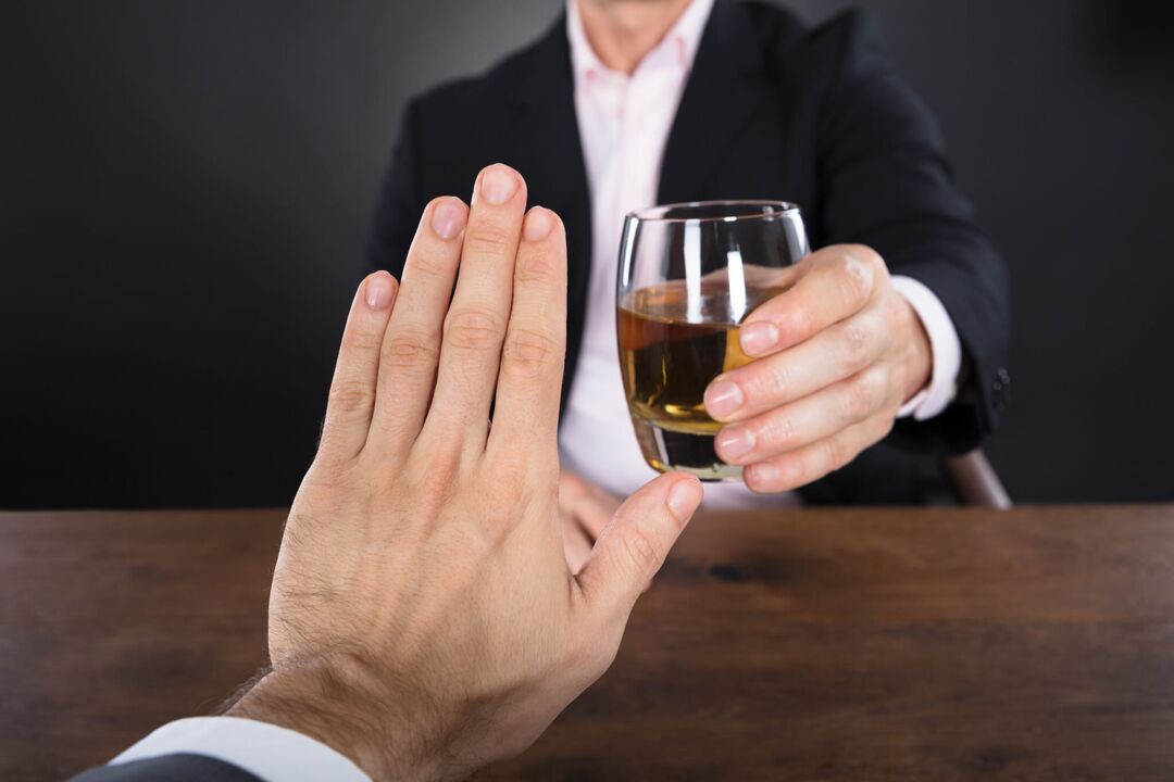 Eng ëmfaassend Behandlung fir Alkoholismus hëlleft Iech fir ëmmer ze drénken