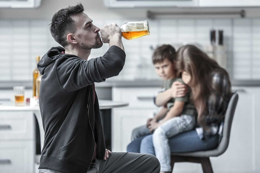 Männlech Alkoholismus kann eng Famill zerstéieren